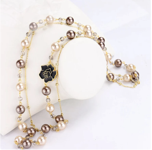 Brown pearl camellia necklace